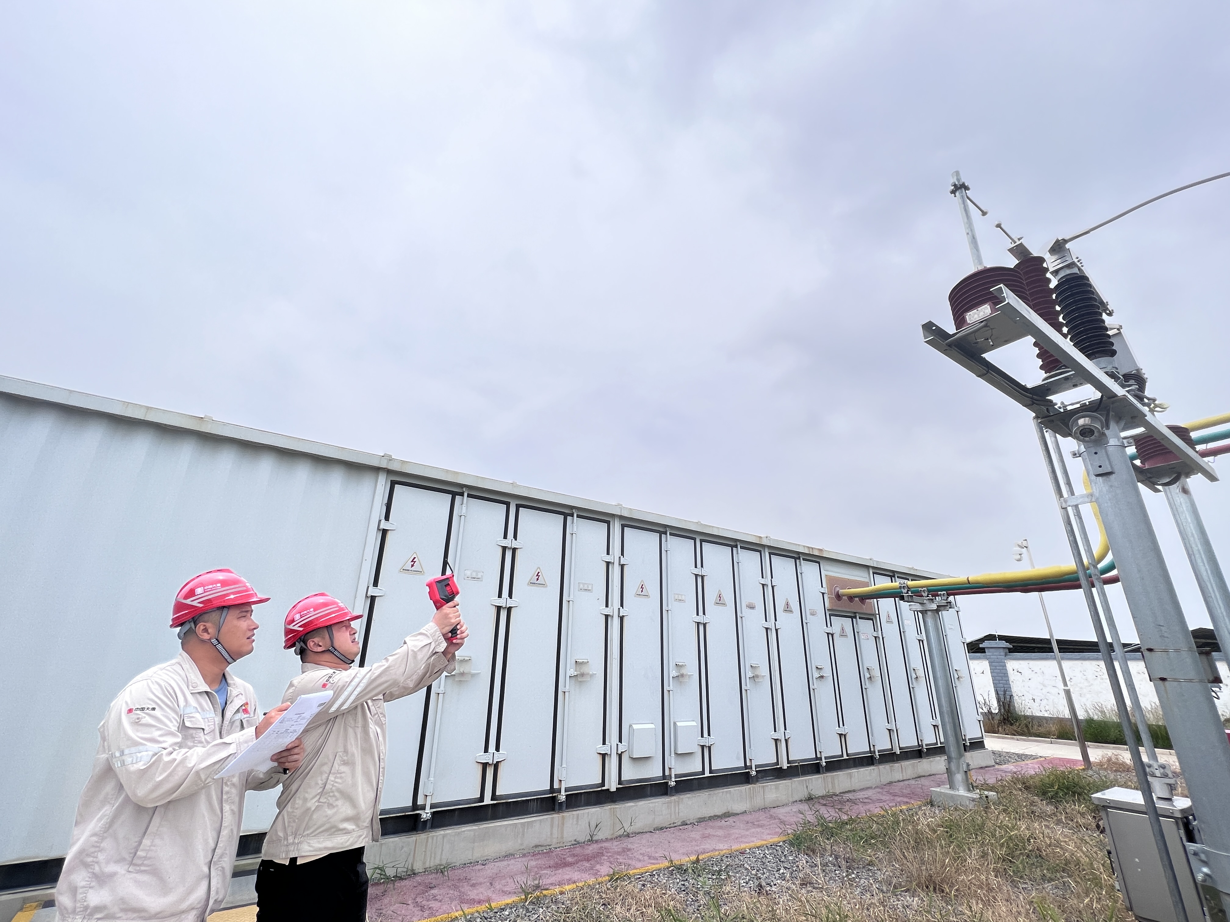 1689572833320067223.jpg 2023-06-19,新能源公司铁庄风场红外测温(2).jpg