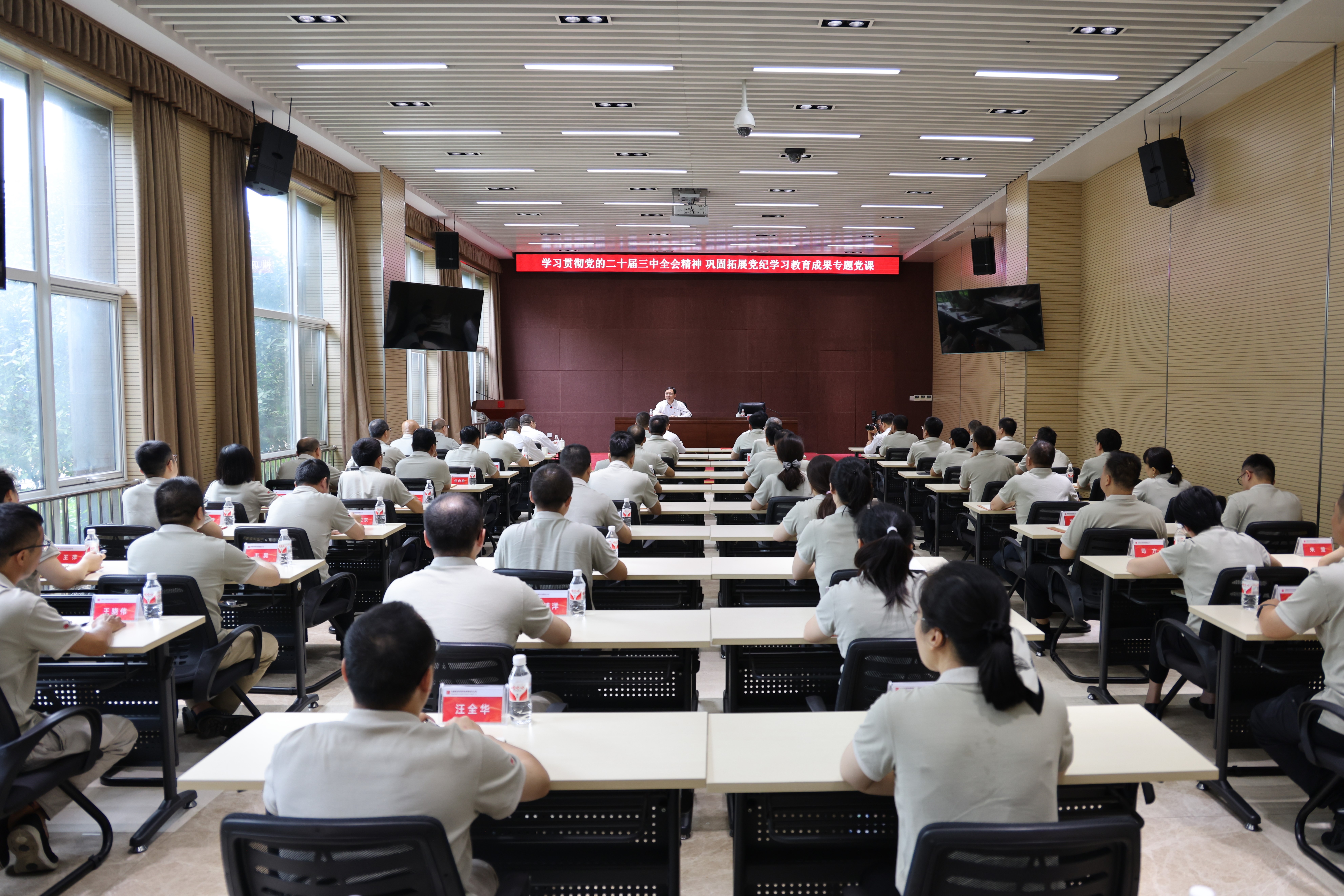 1724996051304033340.jpg 2P8A3075.jpg