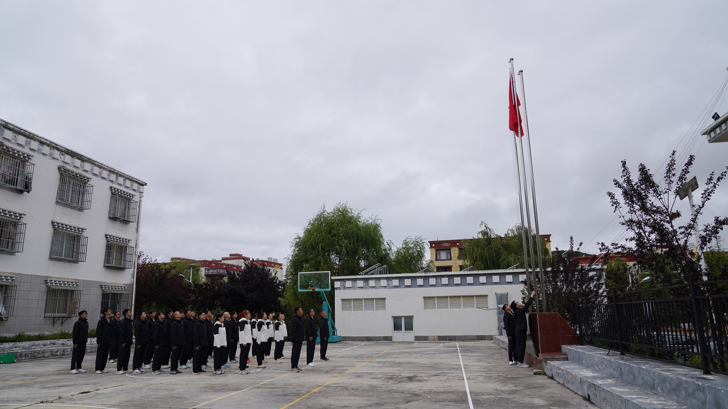 1727591338586024655.jpg 【升旗】大唐迪庆香格里拉电力开发有限公司.jpg